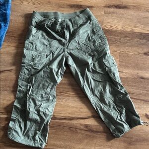 Women’s Olive Cargo Pants - Casual Utility Style